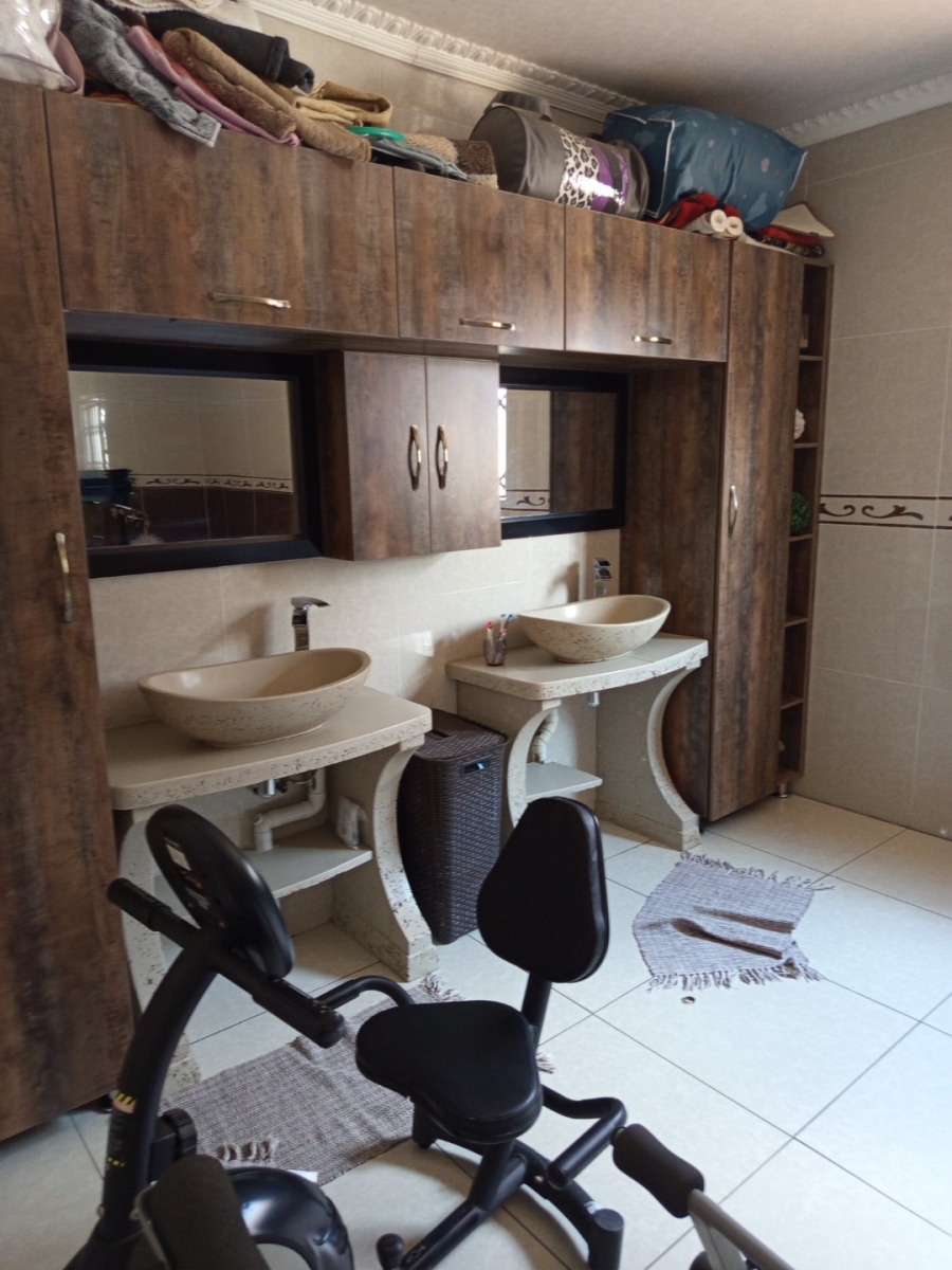 3 Bedroom Property for Sale in Orkney North West
